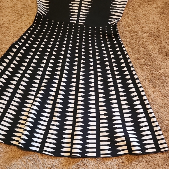 Zara Black and White Knit Top - Picture 5 of 7